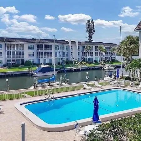 Waterfront Paradise On Longboat Key Beach Access